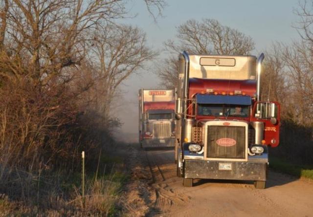 TruckersSemiTrailersGravelRoad